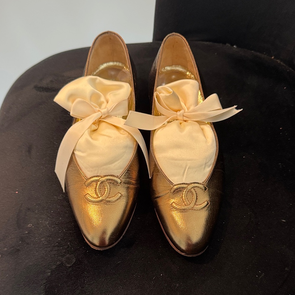 CHANEL Ballet Flats Vintage Gold Size 35
